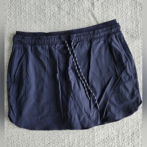 Athleta Trekkie Crest Skort in Navy Size 14 - Picture 10 of 12